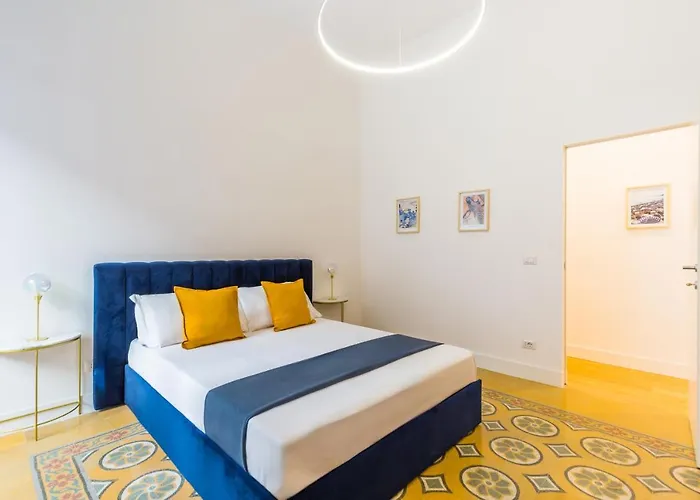 Piazza Amedeo Stylish Apartment By Wonderful Italy