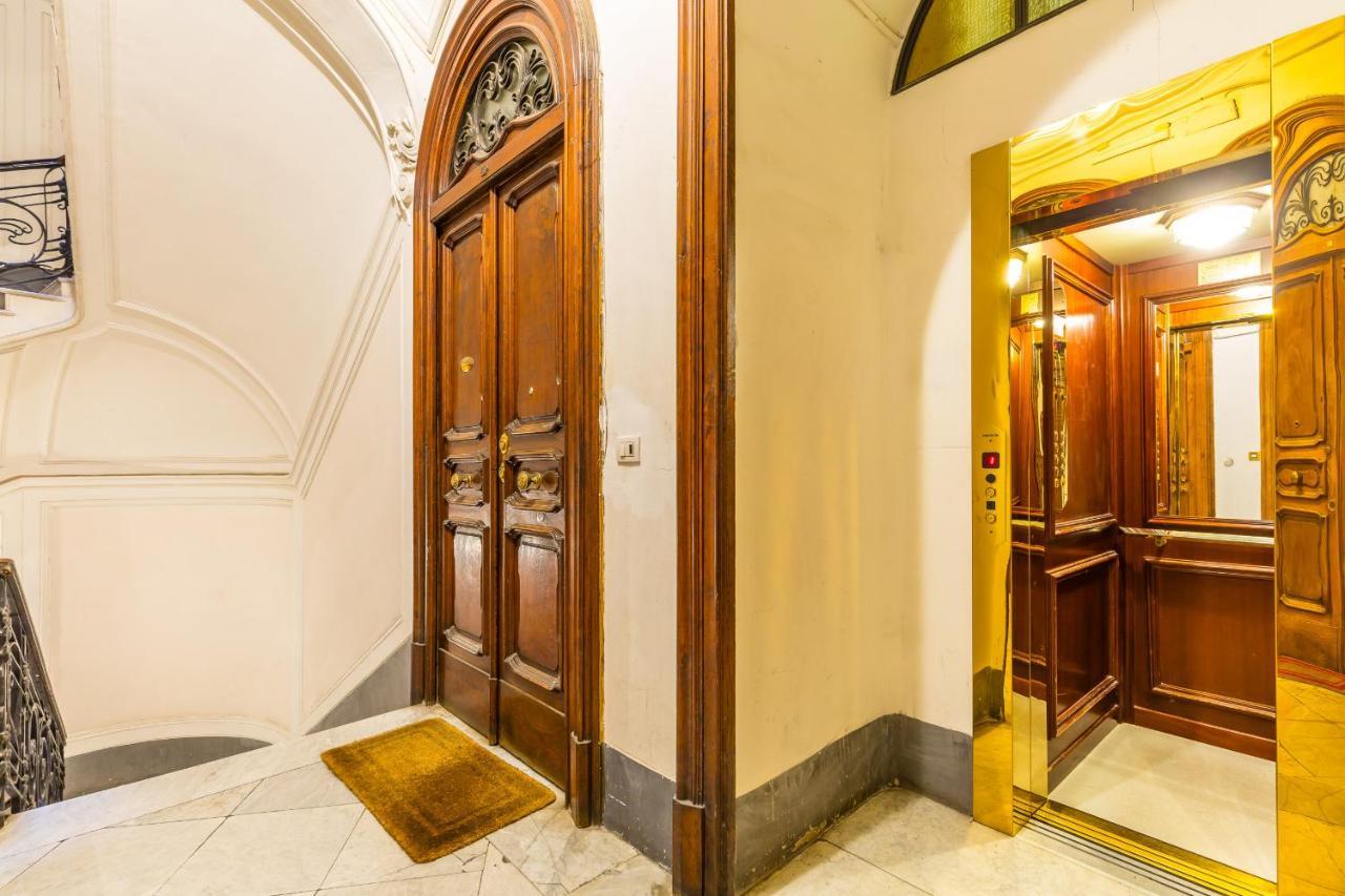 Apartment Piazza Amedeo Stylish By Wonderful Italy